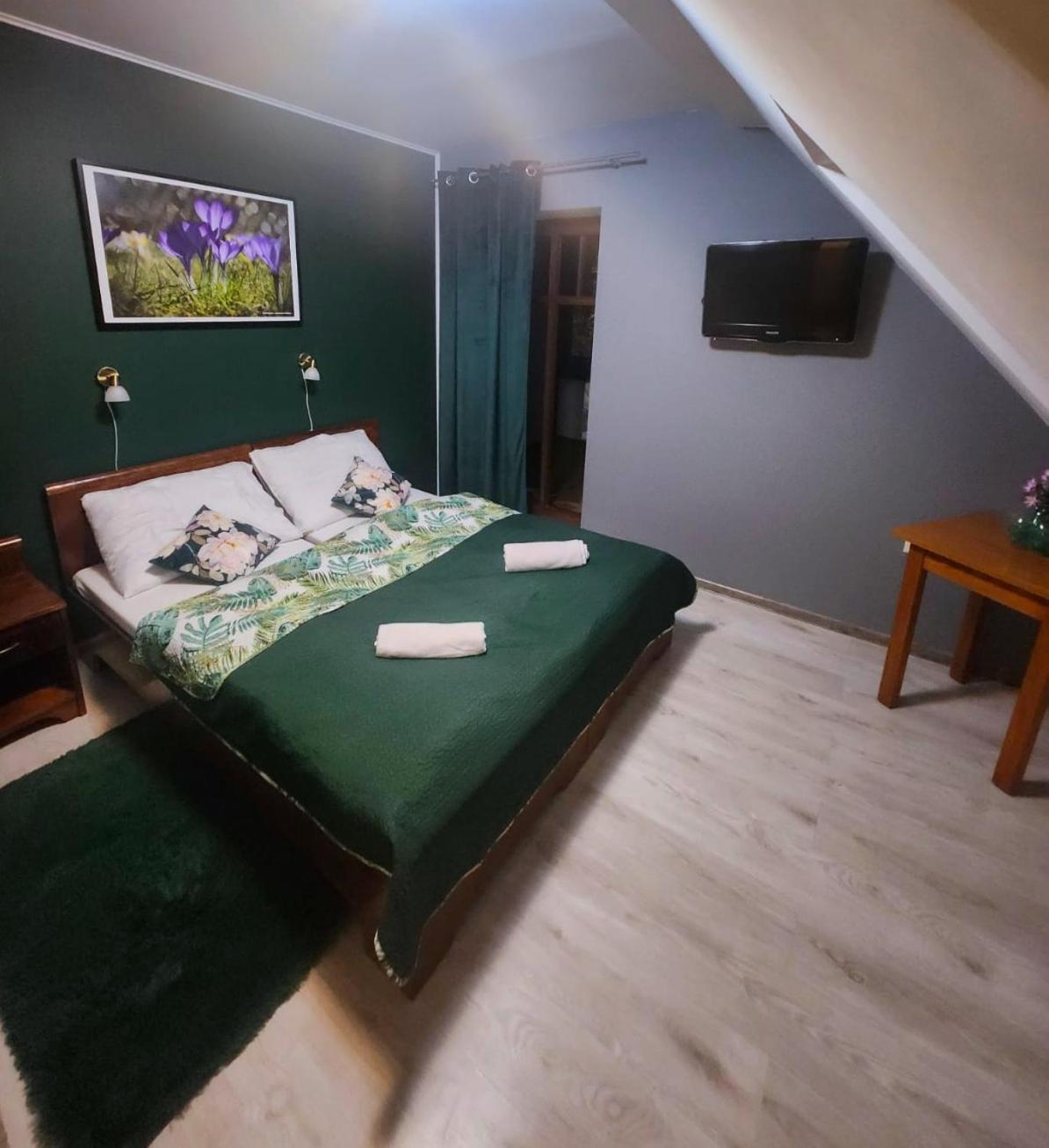 Wichrowe Wzgorza Bed & Breakfast *